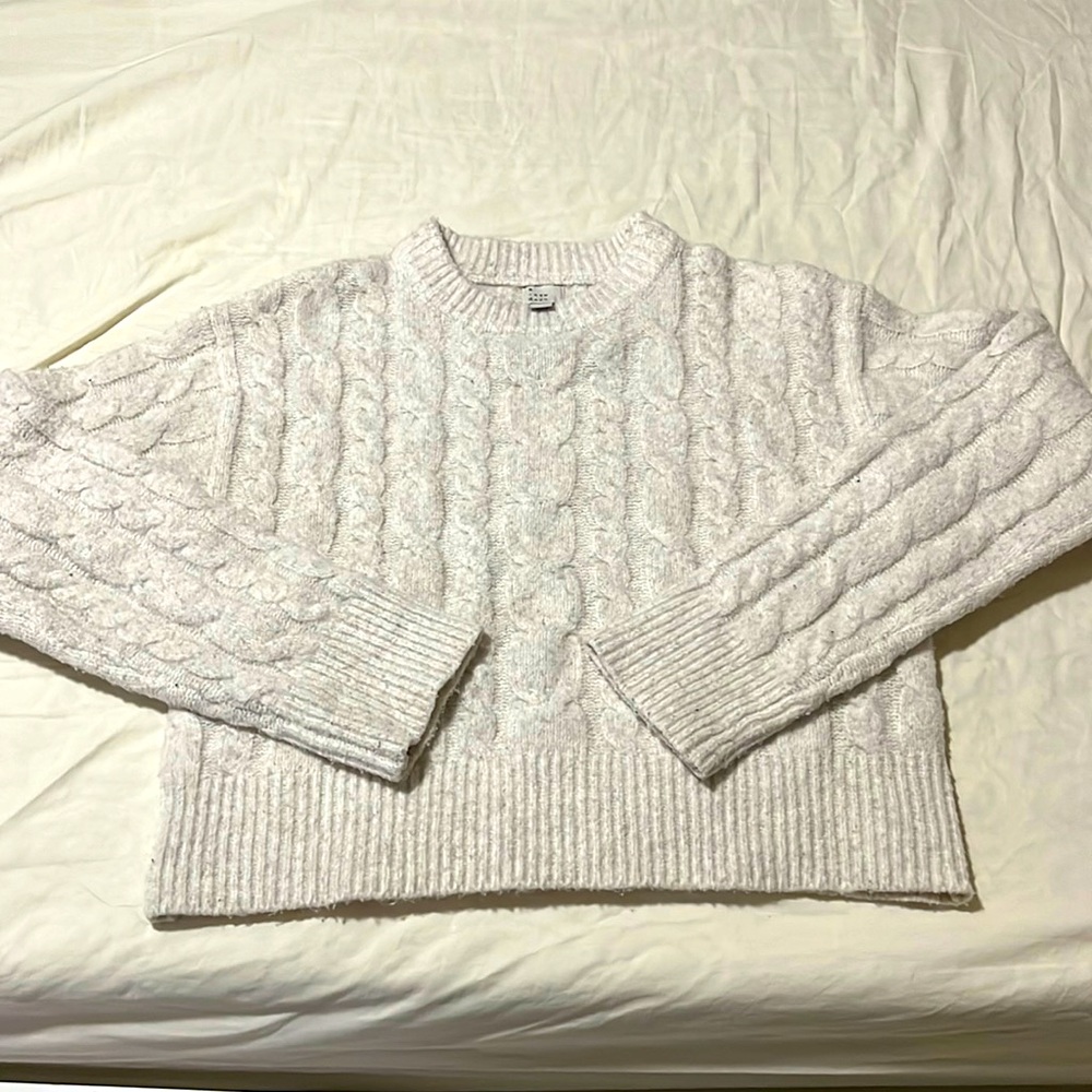 Selling Sweatshirt size XS oatmeal color. $20 or best price